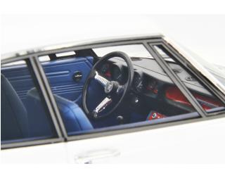 Fiat Dino Coupé 2000 1967 Bianco Laudoracing 1:18 Resinemodell (Türen, Motorhaube... nicht zu öffnen!)